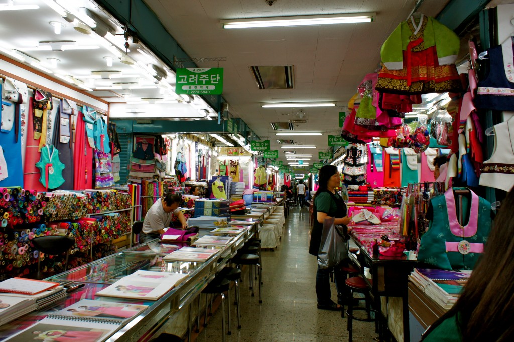khu bán hanbok dongdaemun