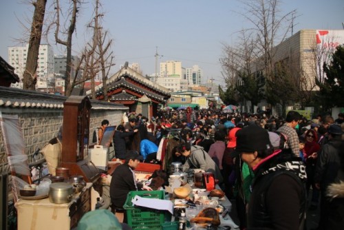 Chợ đồ cũ jongmyo