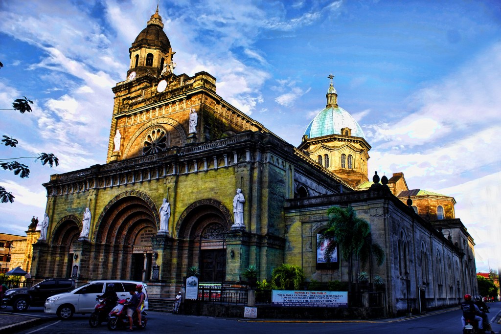 MG_8236_(Cathedral-Basilica_of_the_Immaculate_Conception_and_informally_as_Manila_Cathedral)