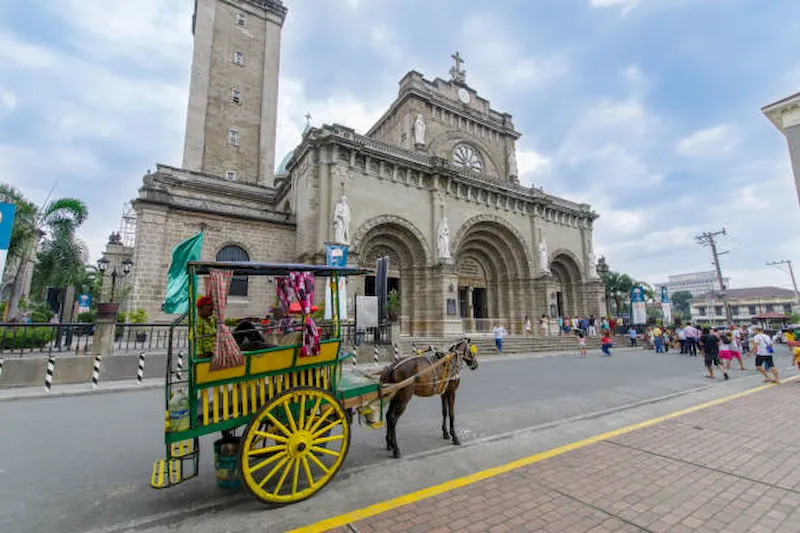 Thành cổ Intramuros sừng sững giữa lòng thủ đô Manila xinh đẹp